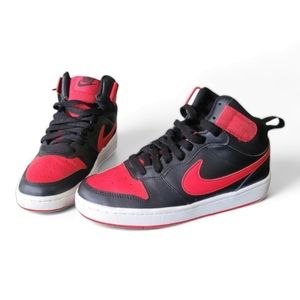 NIKE 4.5y Sneakers -missing strap